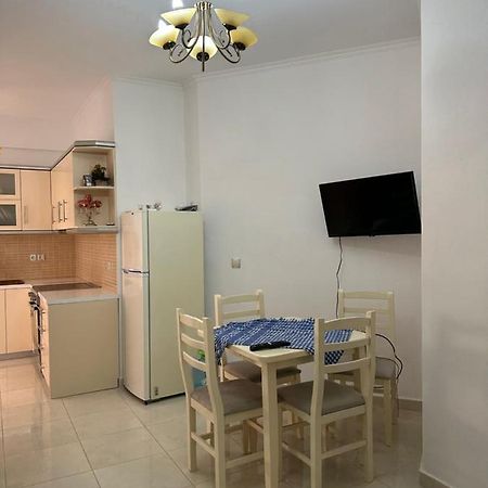 Velis Apartment Sarandë Exterior foto